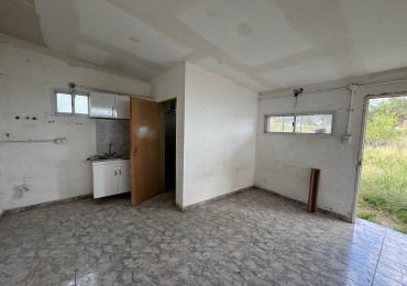 Parcela en venta en Bahia Blanca de gran tamaño zona industrial con oficinas 